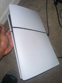 White Ps5 digital console 667.2GB