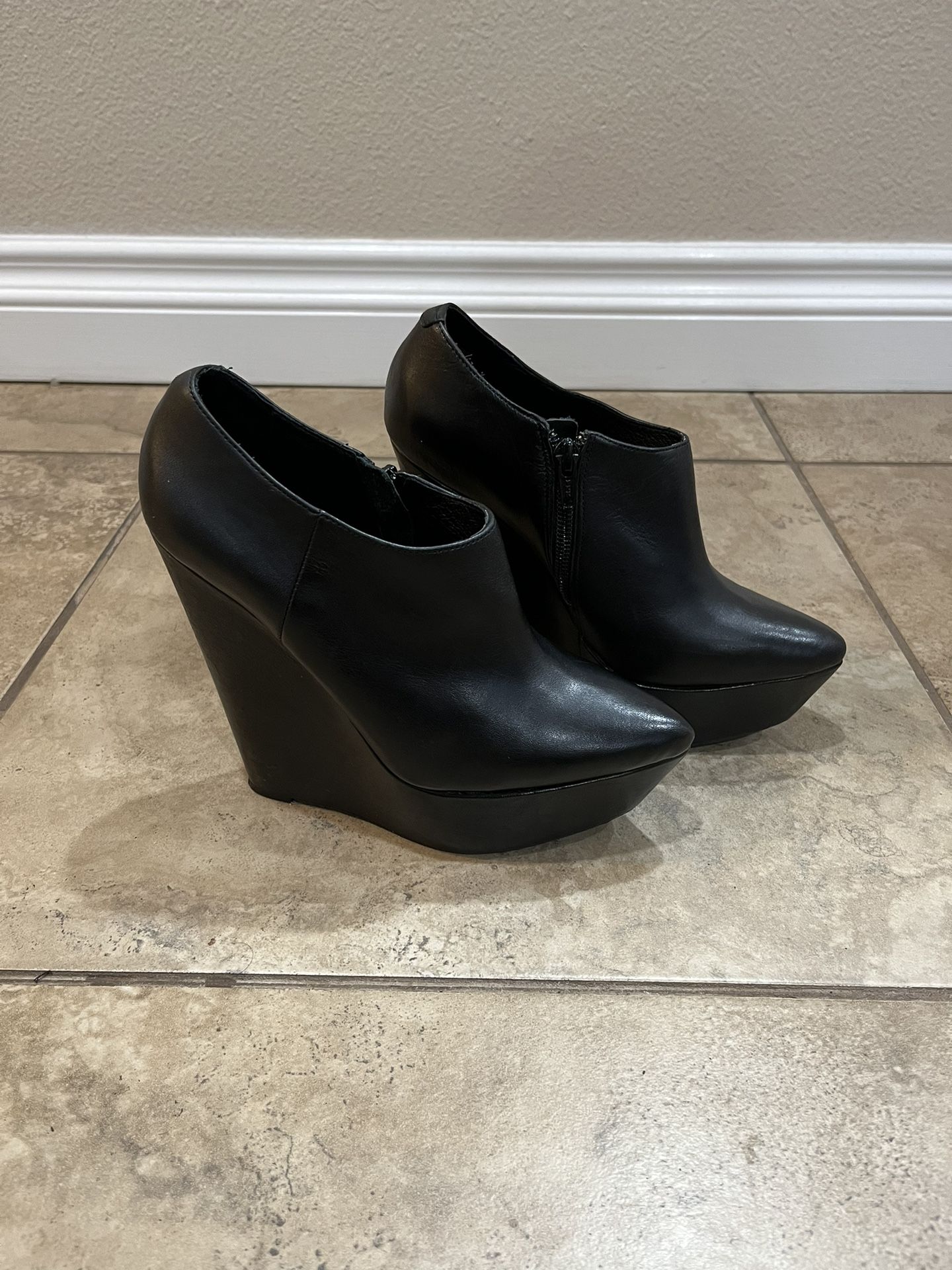 Aldo Black Leather Platform Wedges Pointed Toe Booties 