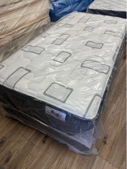 Twin mattress and Boxspring