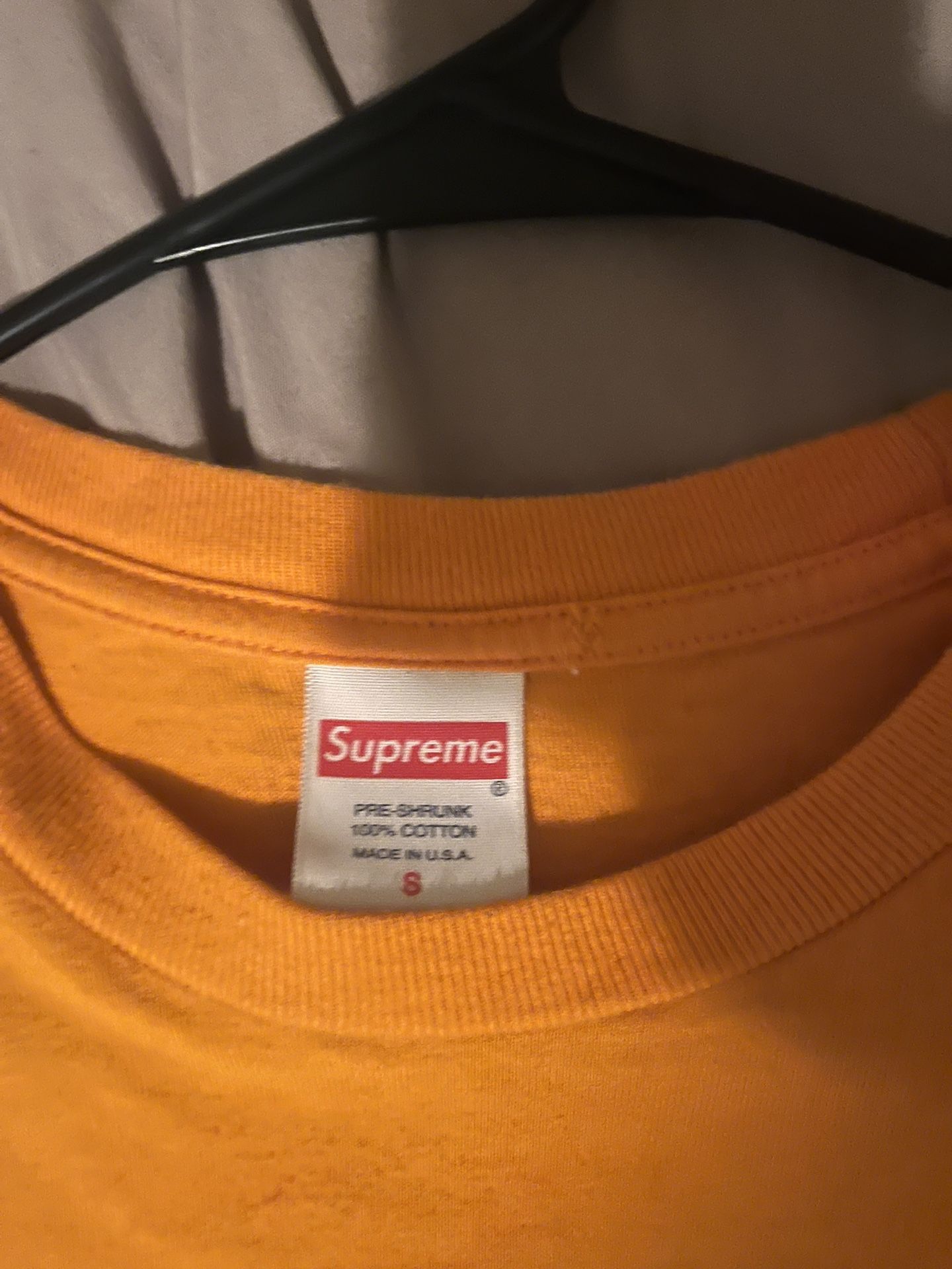 Supreme tee 