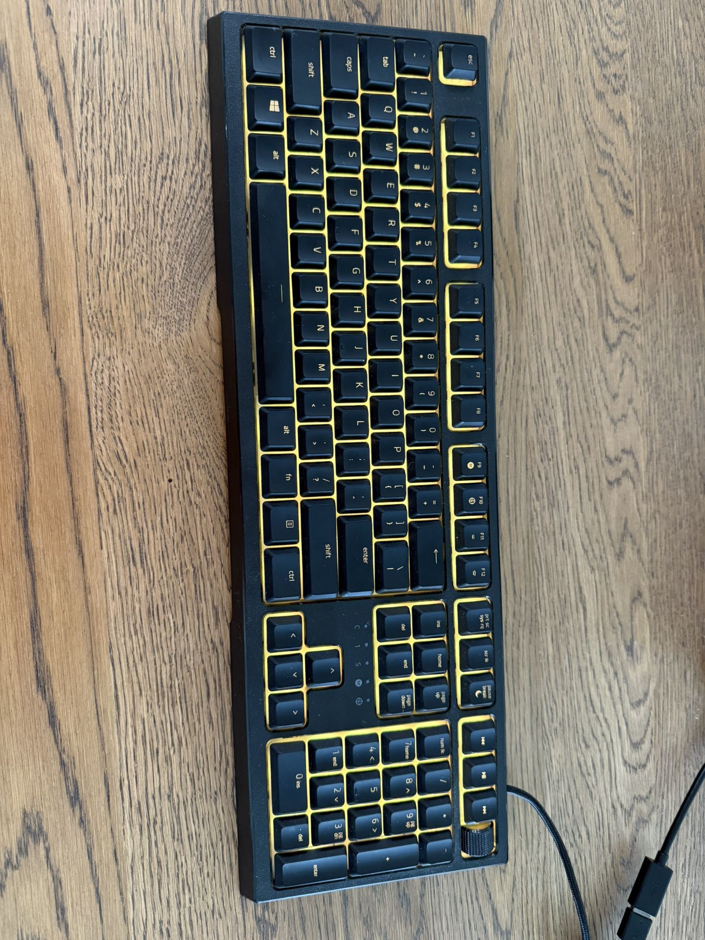 Gaming keyboard Razer Ornata V2 – Good Condition RGB