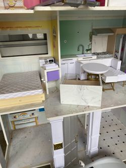 Rainbow High Doll House
