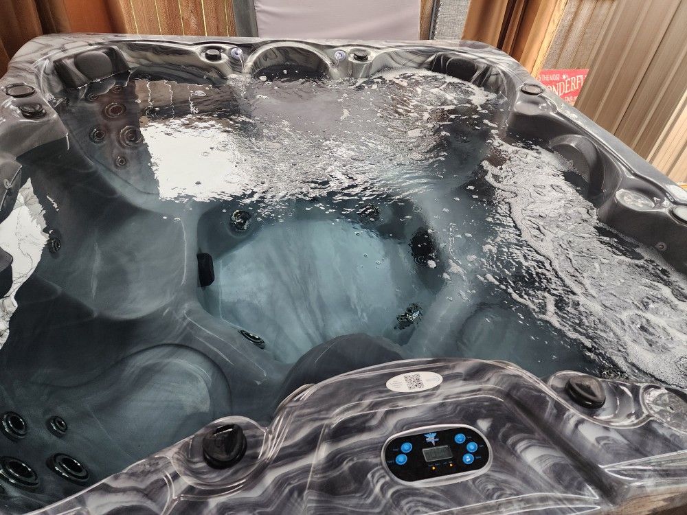 Dr. Wellness G-7 Hot Tub