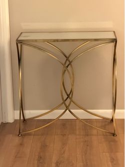 Entryway glass table