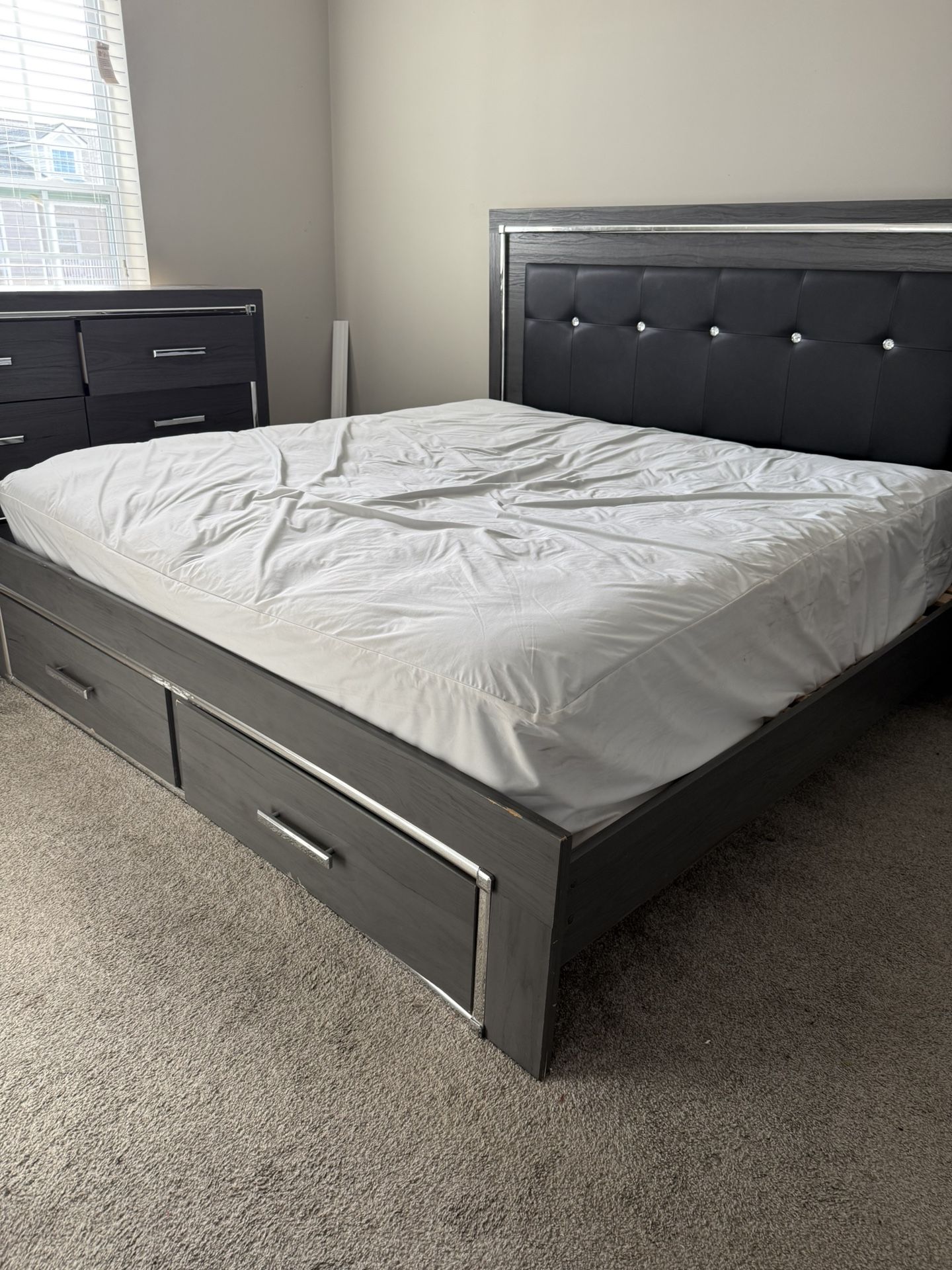 Cali King Bedroom Set 