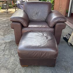 ARM CHAIR WITH OTTOMAN