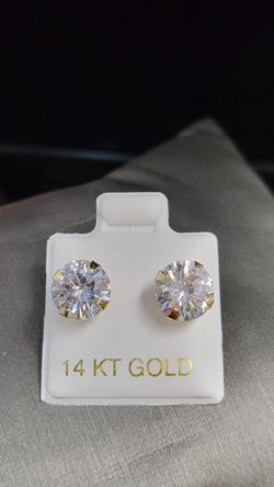 ARETES PARA MUJER ORO 14K for Sale in Los Angeles, CA - OfferUp