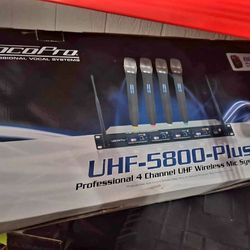 4 Voco PRO Wireless Handheld Microphones 