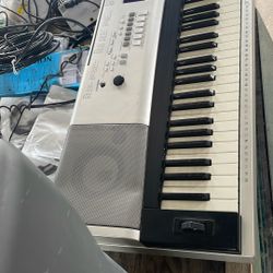 Yamaha YPG-525 88-Key Portable Grand Keyboard