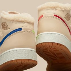 Jordan 1 Mid Fleece Pearl White Kids 6.5 