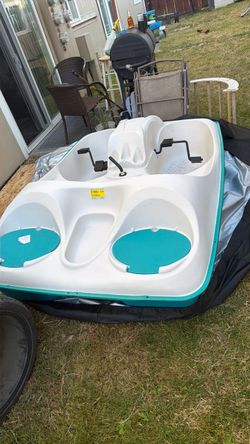 Pelican pedal boat