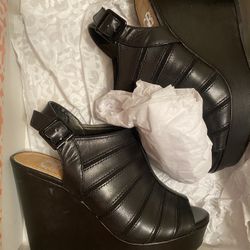 Gianni Bini Women’s Wedge Sandal