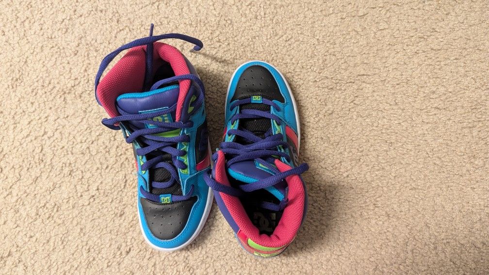 DC Skateboard Shoes 4 Youth