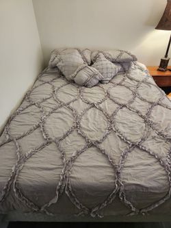 Queen Bed complete