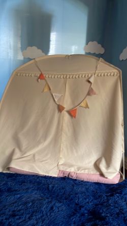 Kids play tent