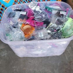 Costume Jewelry. 10 Peices For $20