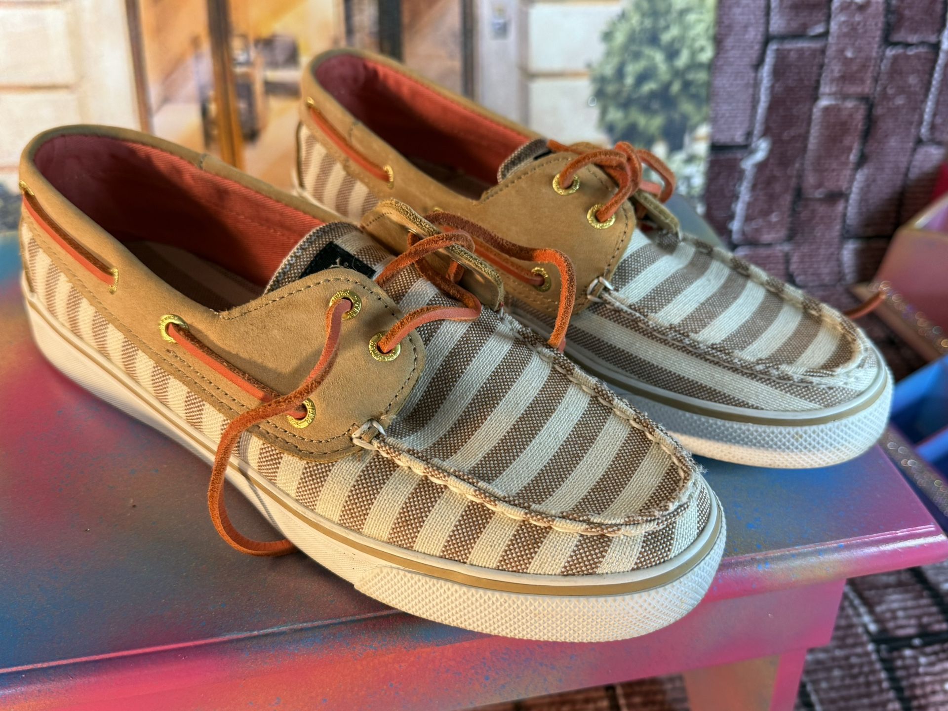 Ladies Sperry Shoes Size 8