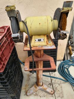 Bench grinder