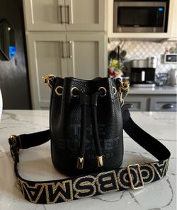 Marc Jacobs The Bucket Bag Black Leather