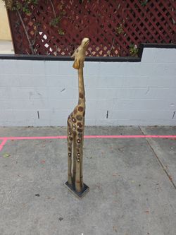 Gold wooden giraffe mosaic decoration