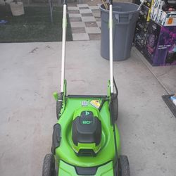 60V 21" Cordless Battery Self-Propelled Mower
(1) 5ah battery and 6a rapid charger, lm2156s