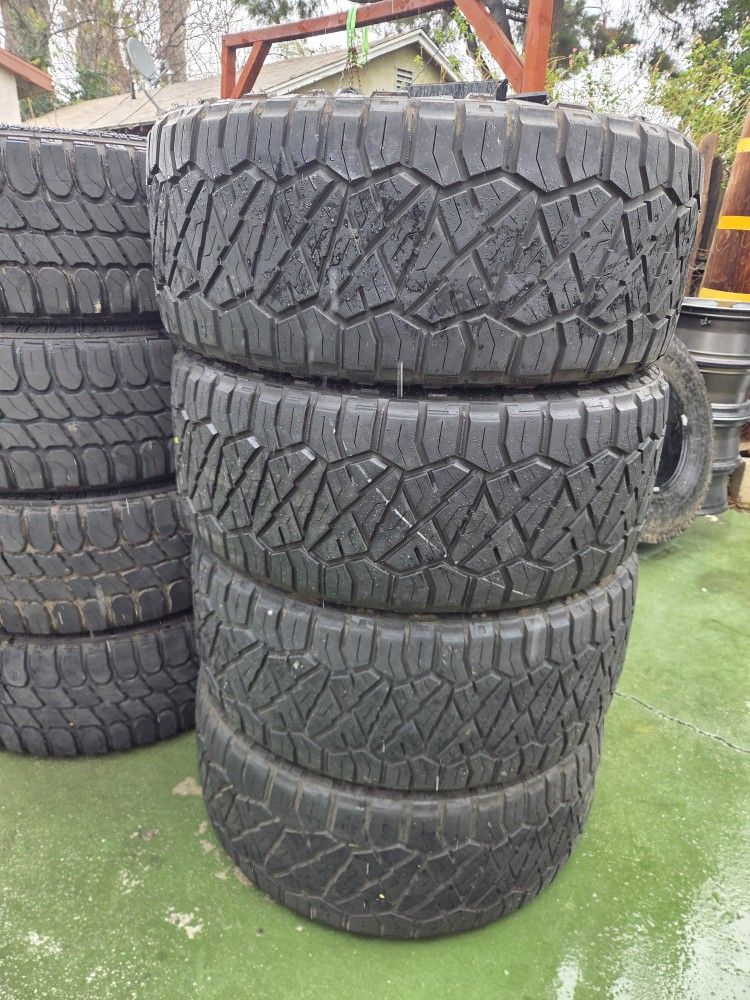 Set Of 4 Tires 305/45r22 Nitto Ridgegrappler A/T