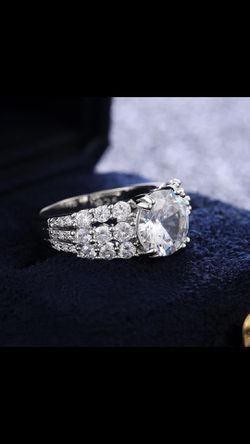 Engagement Ring With Box Thumbnail