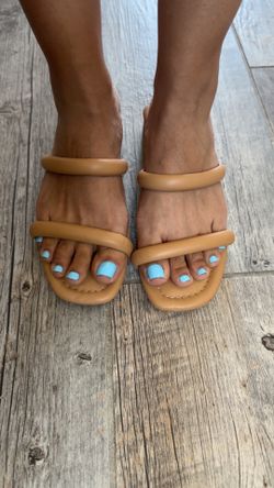 Nude strap sandals 6.5