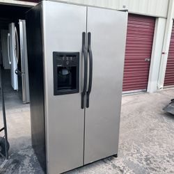 HOTPOINT REFRIGERATOR
