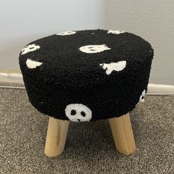 Sherpa Skull Stool