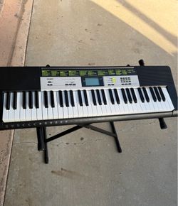 Casio LK-135 keyboard and Stand