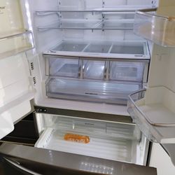 LG STAINLESS STEEL FRENCH DOOR WITH ICE DISPENSER 