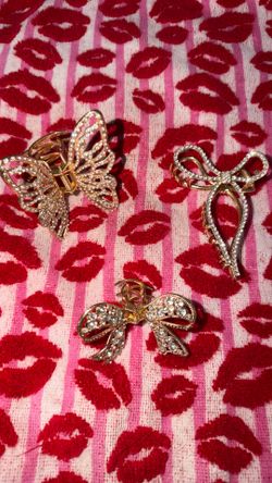 ππ¦ New Hair Clips & Bows $5 Each