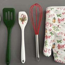 5 Piece Holiday Baking Set