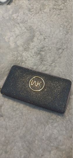 Michael Kors’s wallet
