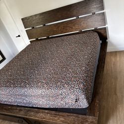 Cal king Wood bed With Mattress 
