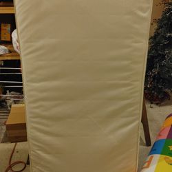 Crib mattress, like new, no spill