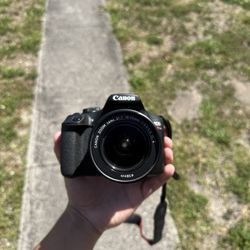 Canon Rebel T7 Camera