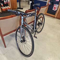 Trek Zektor 2 Silver 18 Speed Bike 814883-1