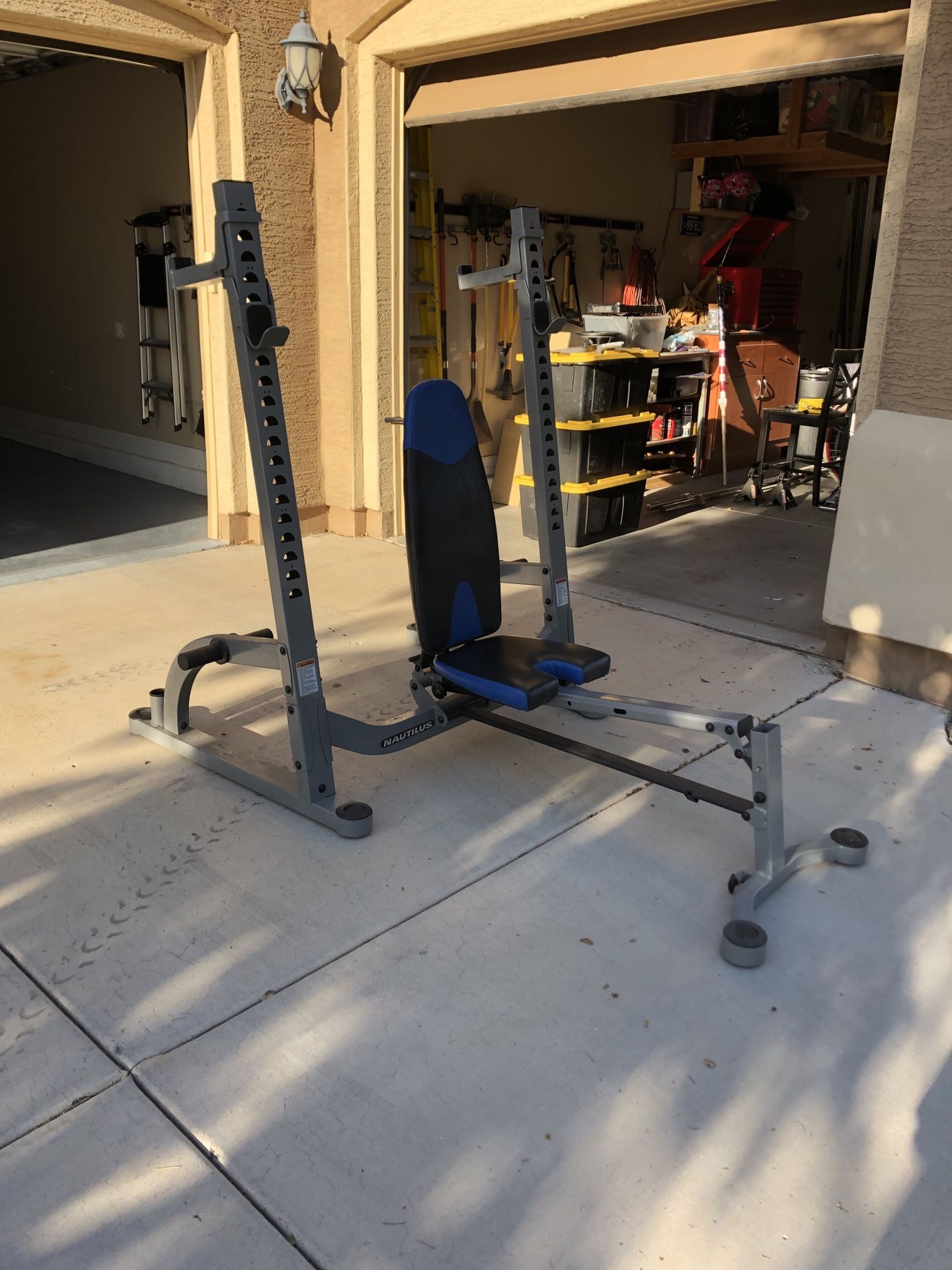 Weight bench