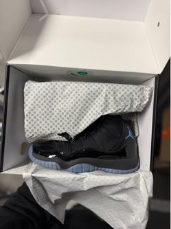 Air Jordan 11 gamma blue size 8.5M