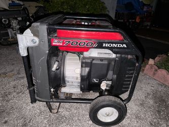 [GOOD CONDITION] QUIET “HONDA” 7,000 WATT INVERTER GENERATOR • ONLY 120 HOURS • 120V/240V • 20A & 30