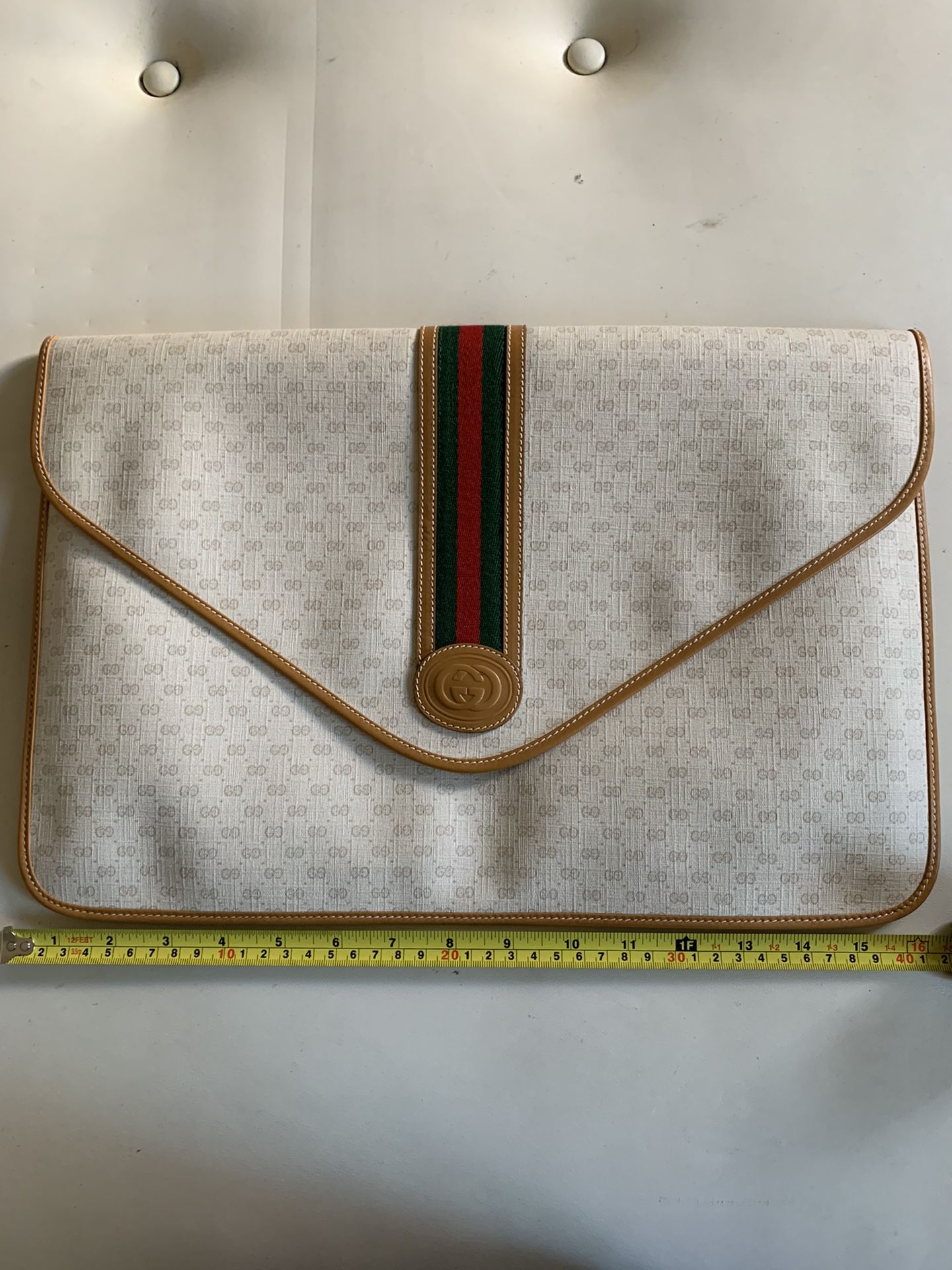 Gucci (authentic ) Envelope Bag