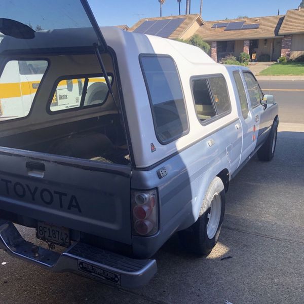 CAMPER SHELL for Toyota Pickup for Sale in Turlock, CA - OfferUp
