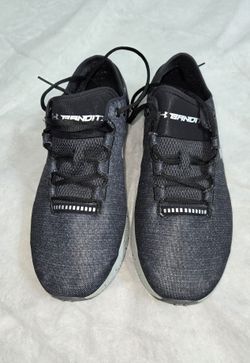 NEW Mens Size 10.5 Under Armor Black And Gray NWOT