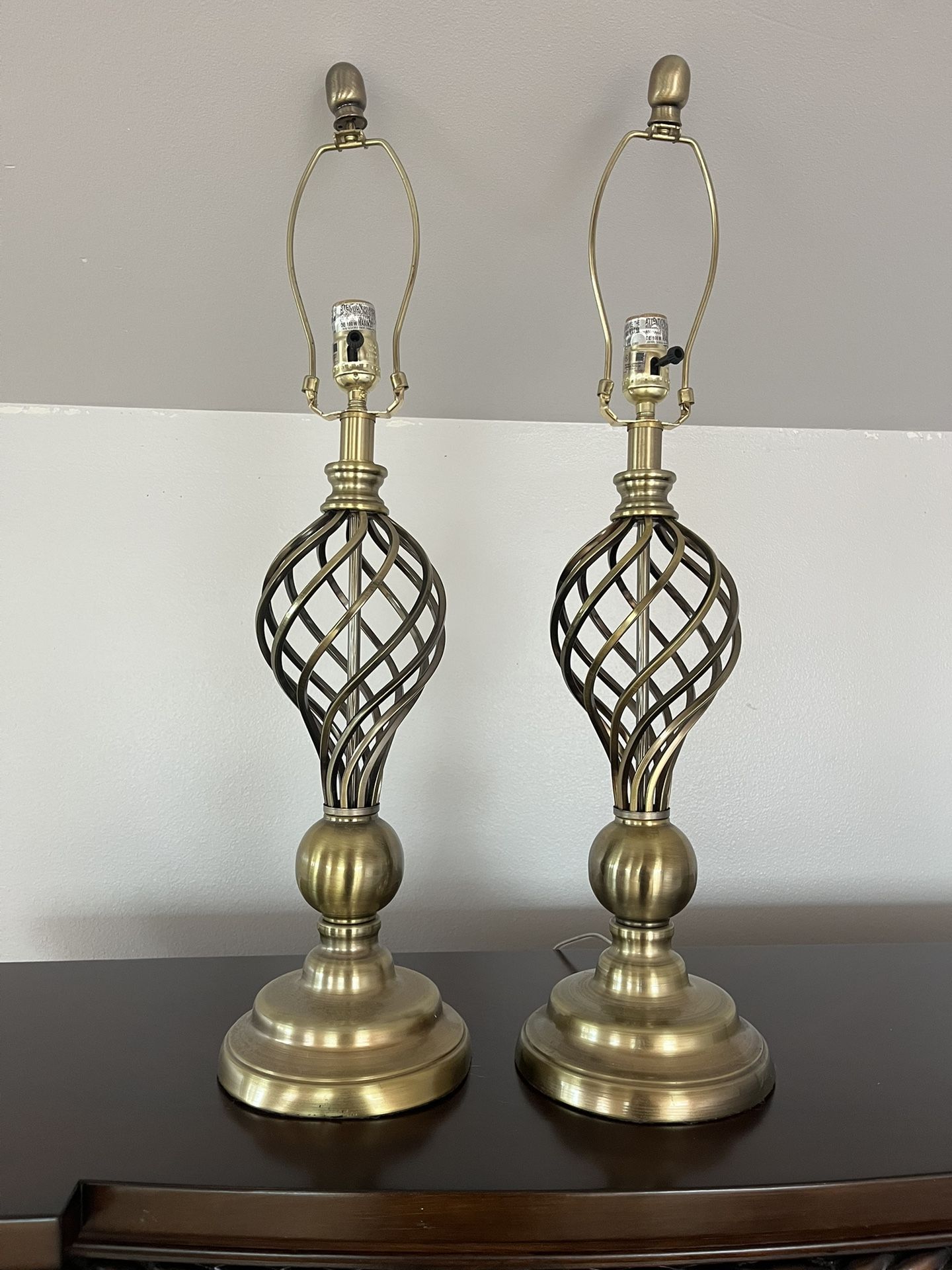 GOLD/BRASS TABLE LAMPS