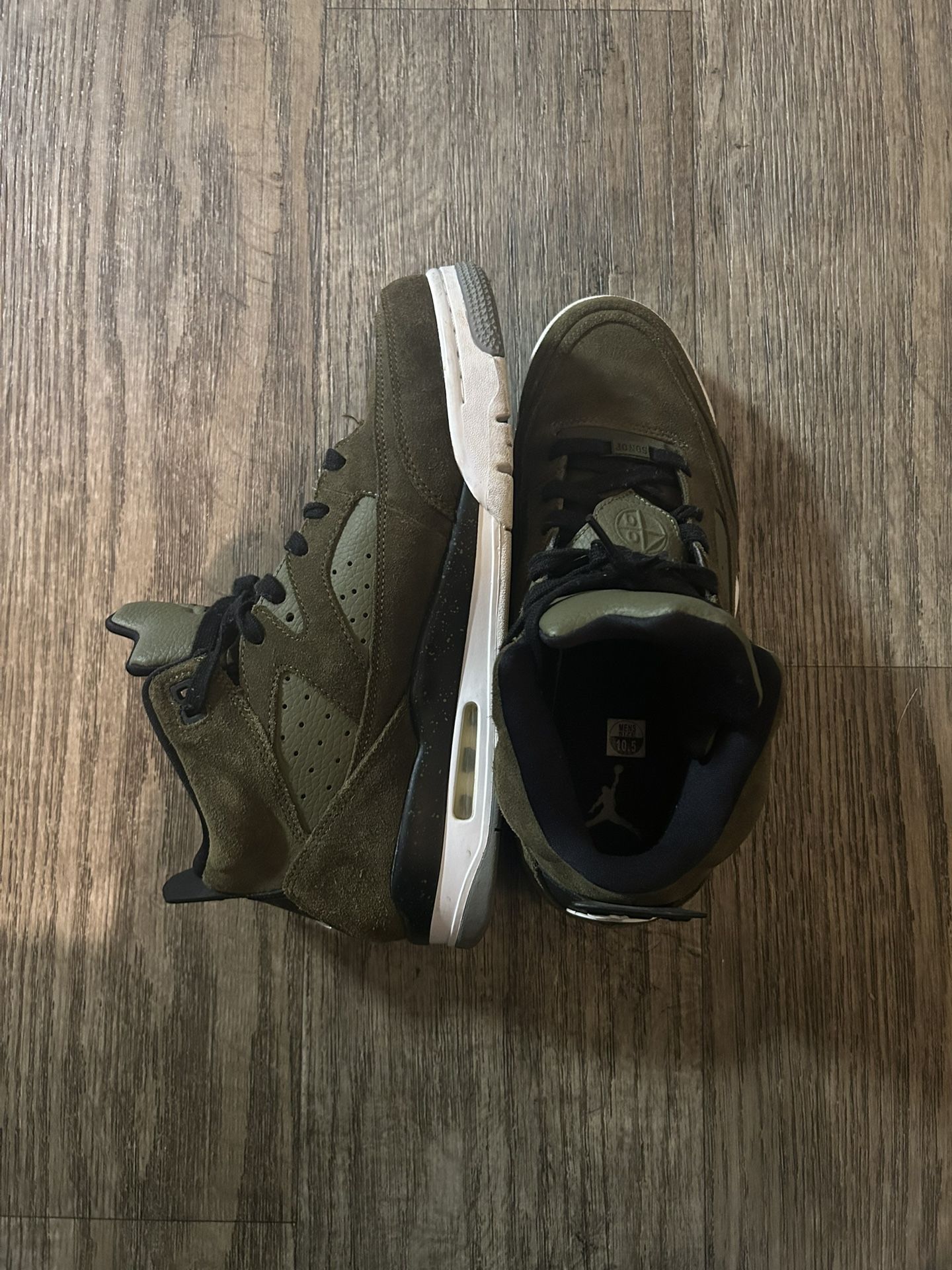 Jordan’s Son Of Mars Size 10.5 (PRICE IS NEGOTIABLE)