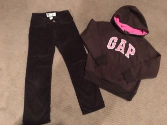 Like new Gap hoodie size 7/8 and pants size 6