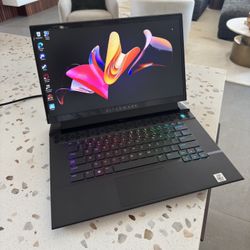 Alienware laptop M15 R3