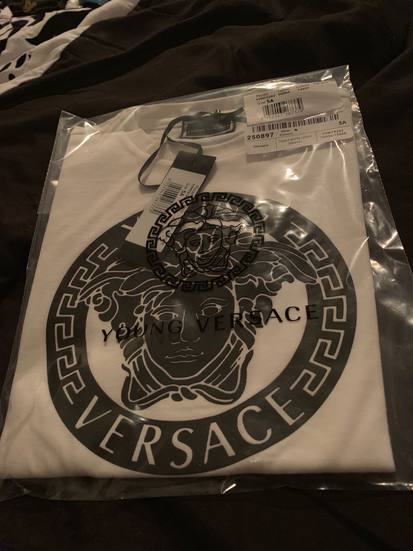 Versace t-shirt size 5 Kids